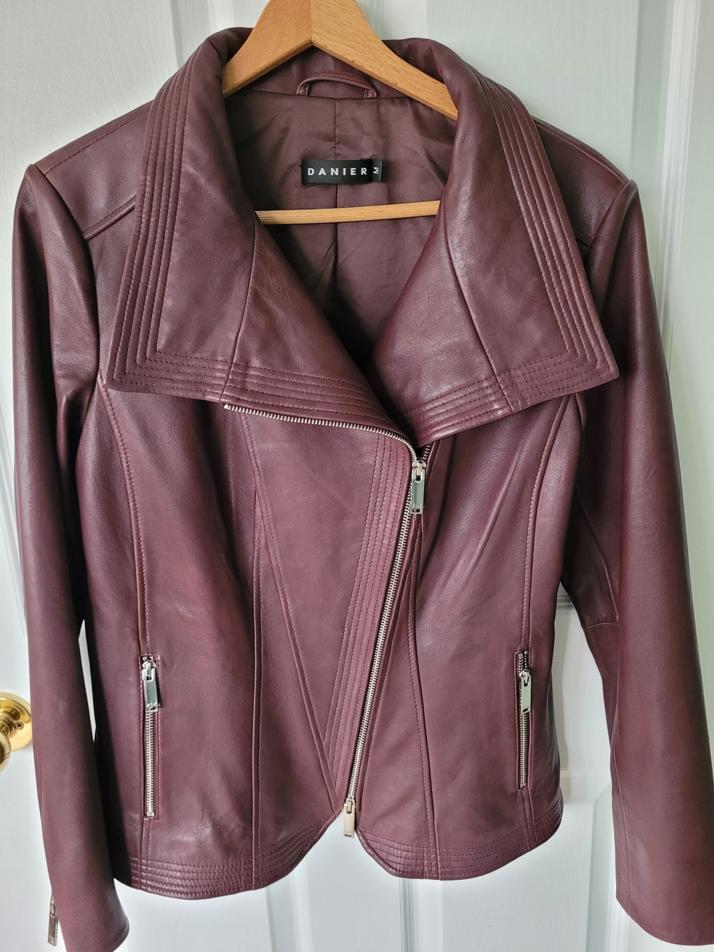 Danier Eliza Women's Bordeaux ( burgundy) Leather Moto Jacket Asymmetrical Zip